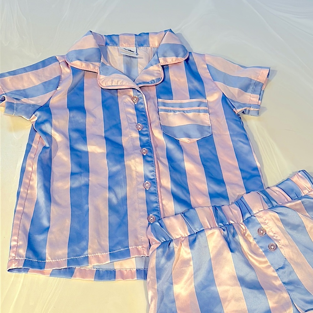 Art Class Pajama set! Brand new w/o tags. Pink & Blue Size 4/5